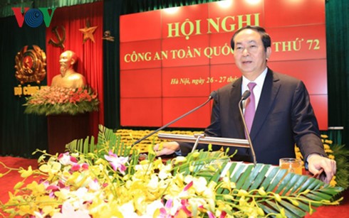 Tran Dai Quang plaide pour une modernisation de la police nationale - ảnh 1